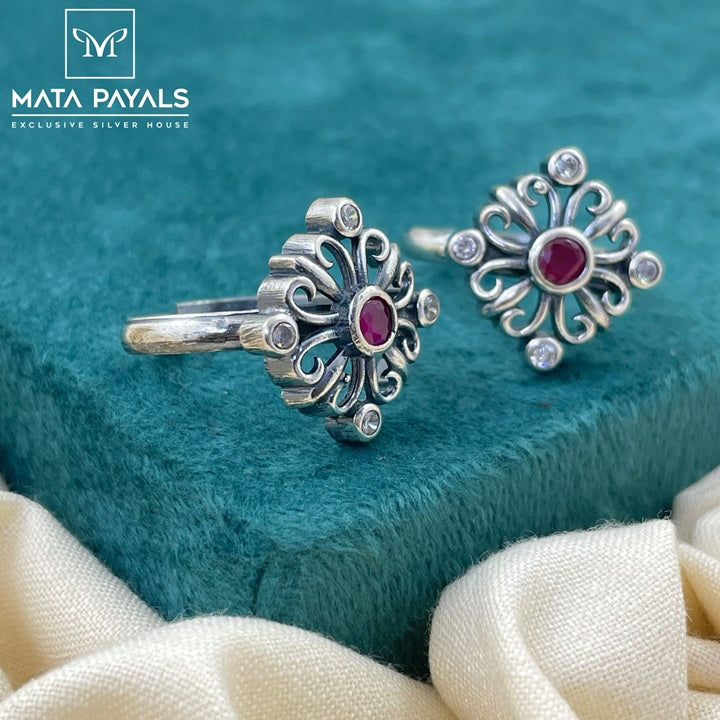Stylish Cut Stone Toe Ring