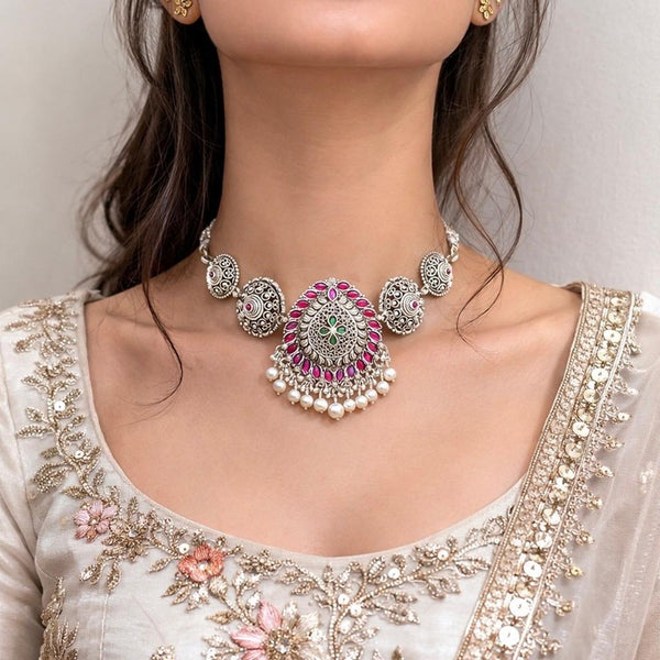Elegant Kemp Choker