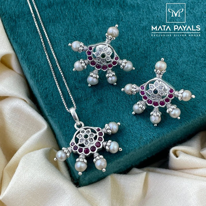 Ravishing Oxidised Pendant Set