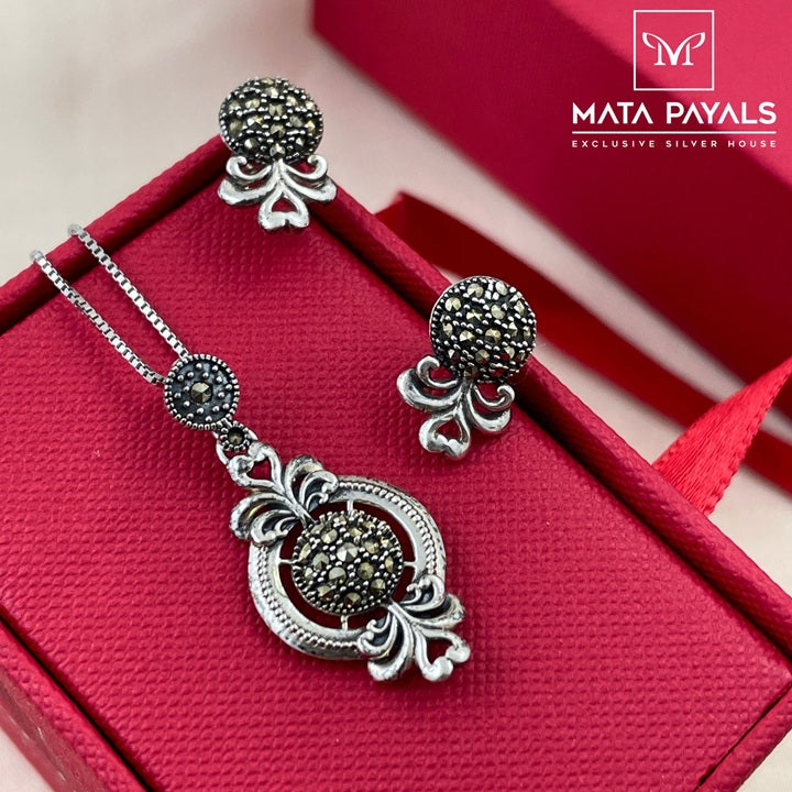 Trendy Oxidised Pendant set