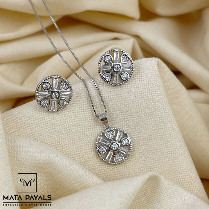 Cute Zircon Pendant Set