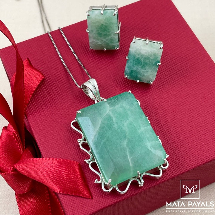 Ravishing Jade Pendant Set