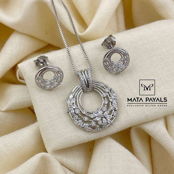 Dazzling White Pendant Set
