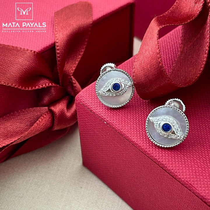 Simple Eye Design Stud