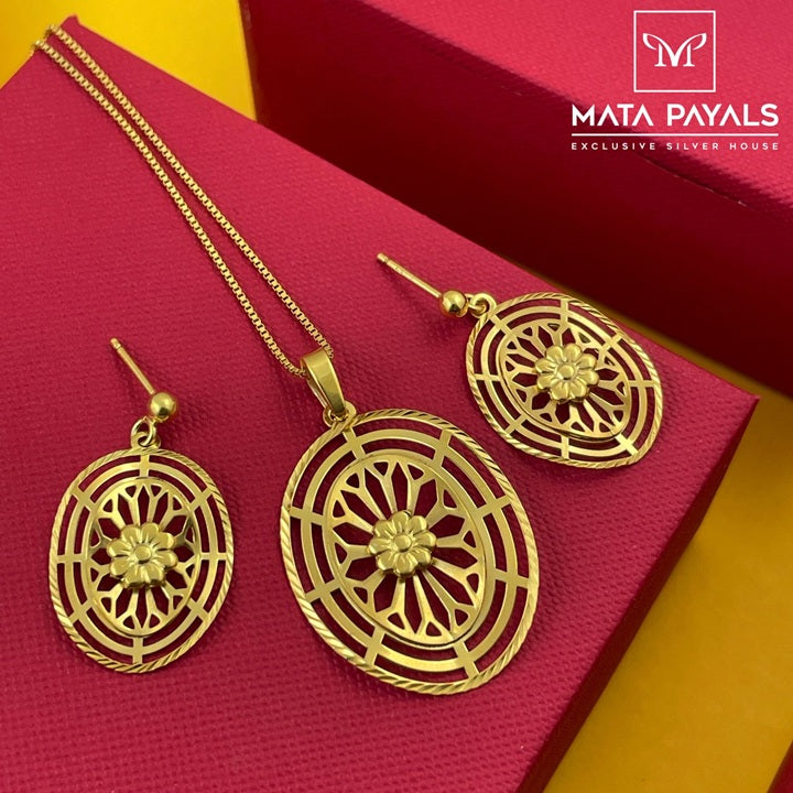 Fabulous Gold Plated Pendant Set