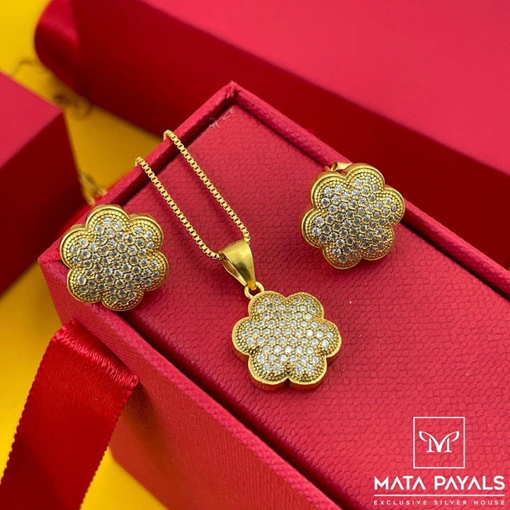 Cute Zircon Pendant Set