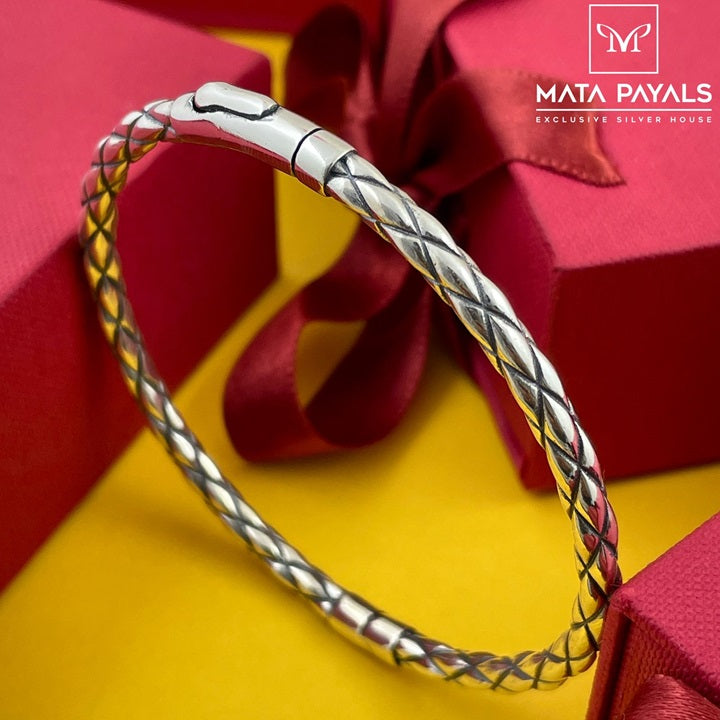 Mesmeric Oxidised Kada