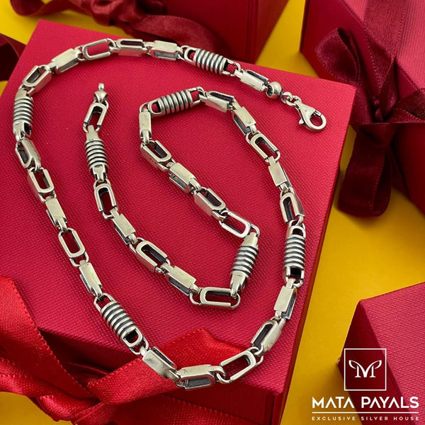 Classy Silver Neckchain