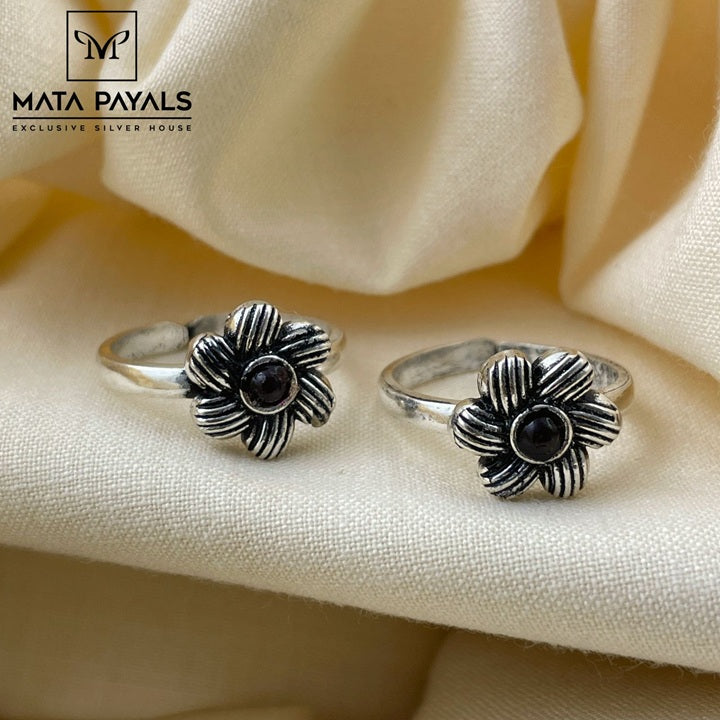 Attractive Oxidised Toe Ring