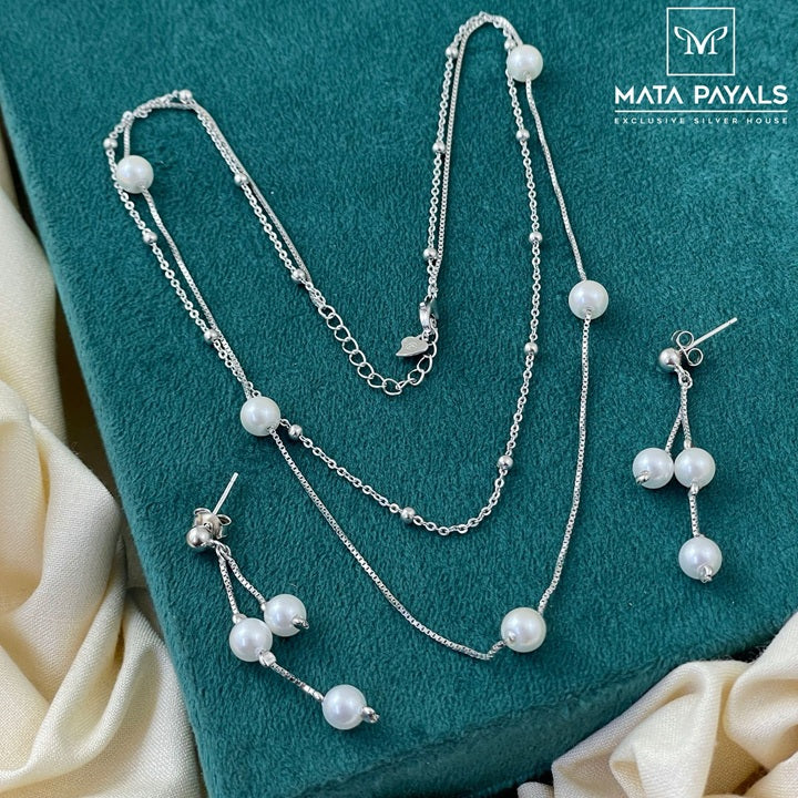 Beautiful Pearl Pendant Set