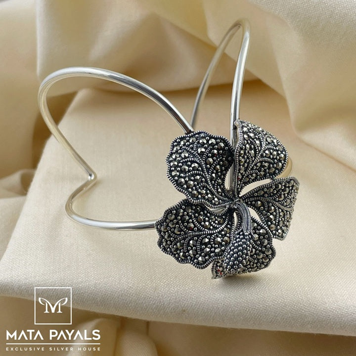 Unique Cuff Floral Kada