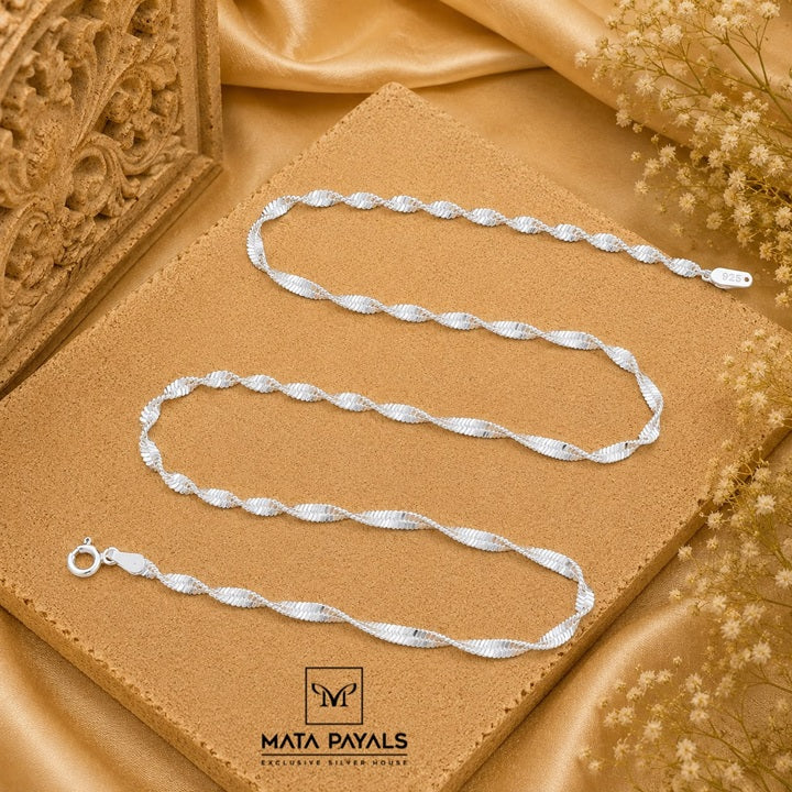 Classy Design Neckchain