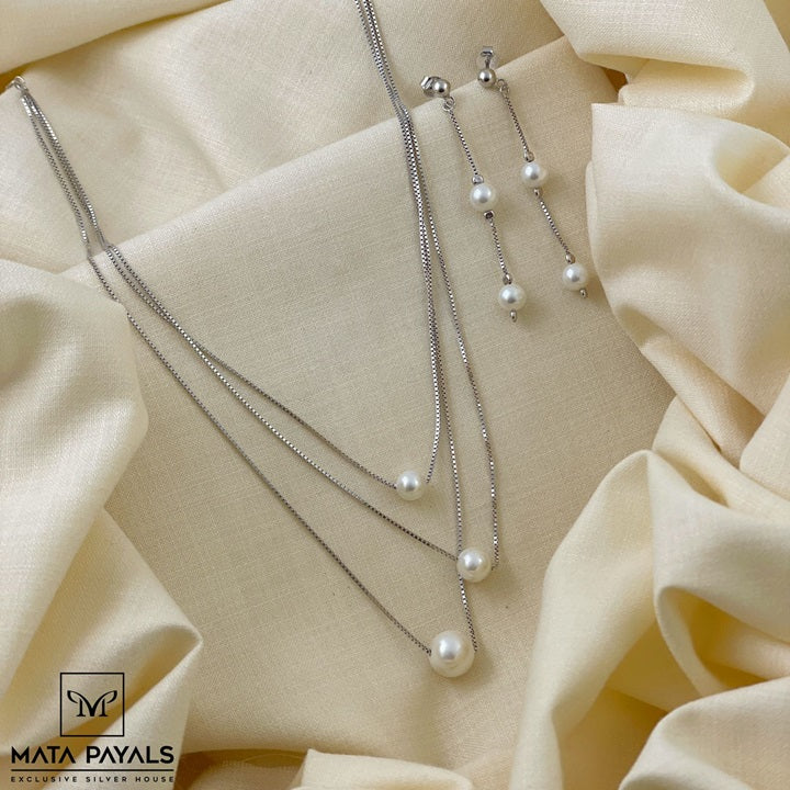 Mesmerizing Pearl Pendant Set