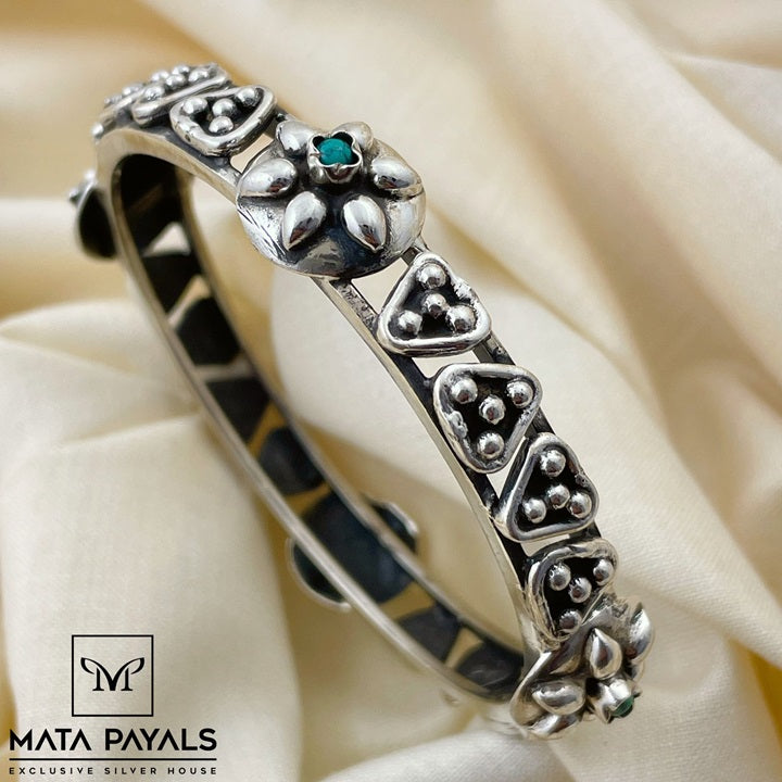 Unique Women's Kada