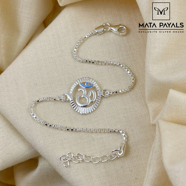 Ravishing Silver Rakhi
