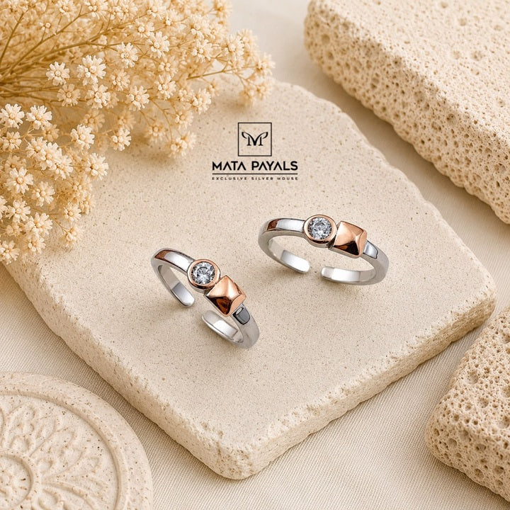 Attractive Dual Tone Toe Ring