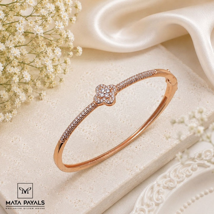 Unique Zircon Kada