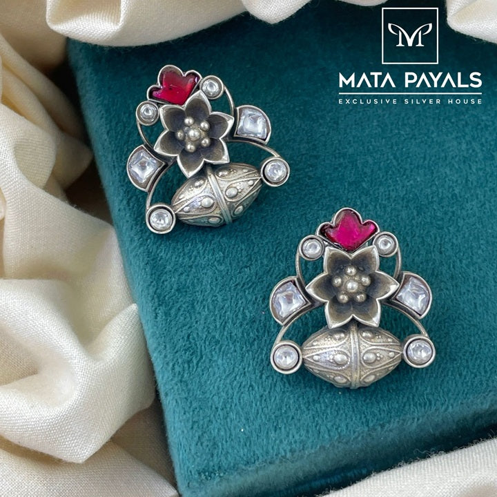 Elegant Oxidised Stud