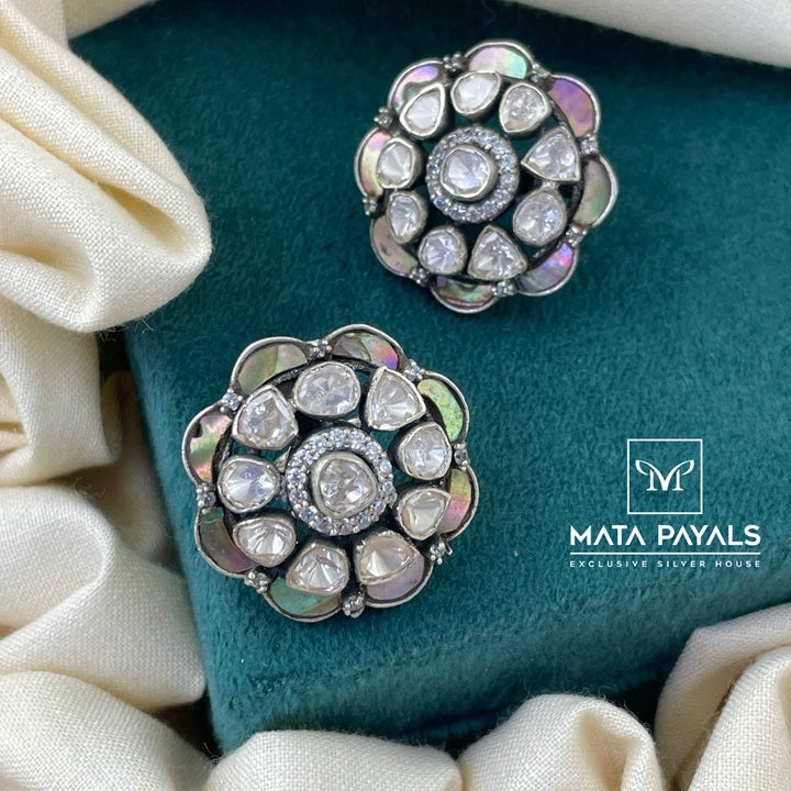 Shiny Oxidised Stud