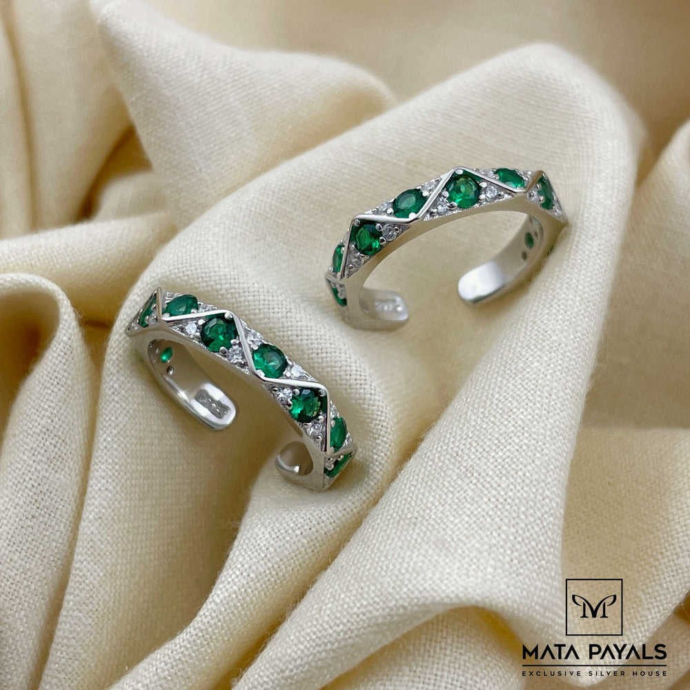 Attractive Green Stone Toe Ring