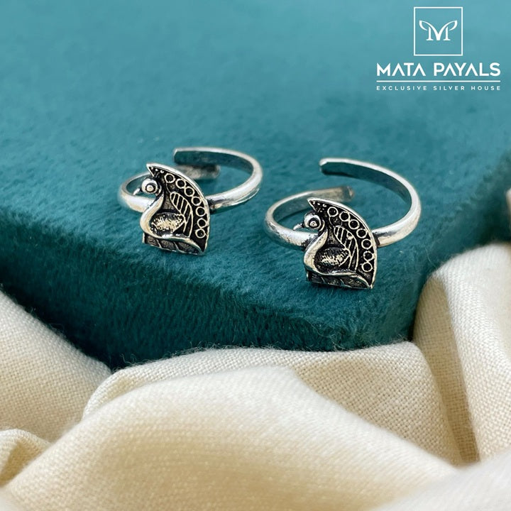 Beautiful Mayura Toe Ring