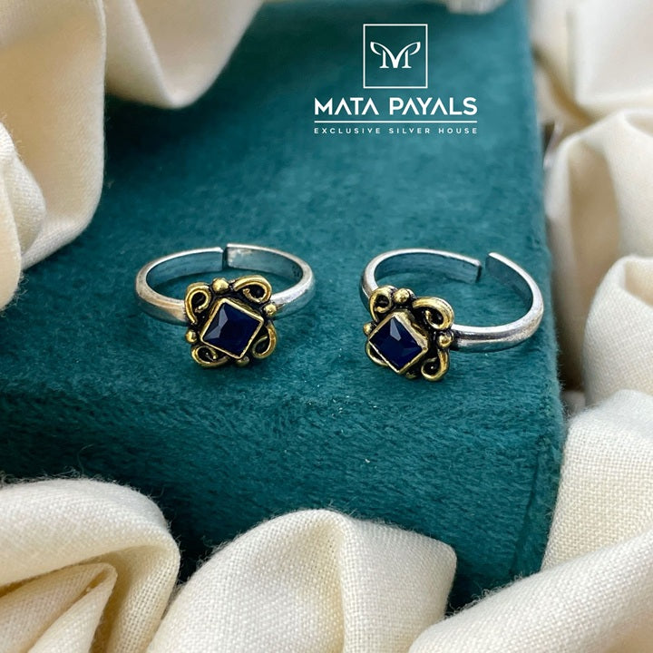Charming Dual Tone Toe Ring