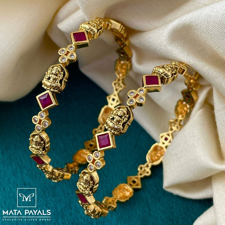 Attractive Gold Polish Bangle