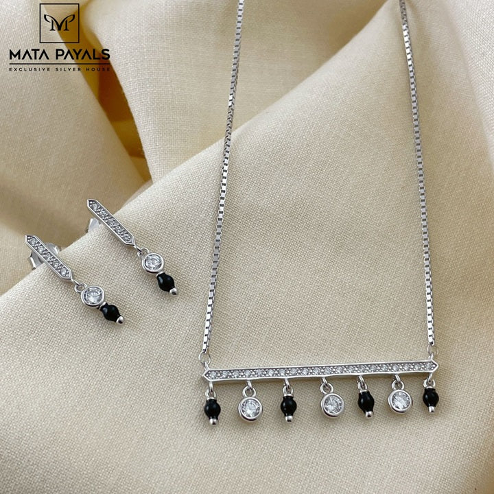 Casual Wear Pendant Set