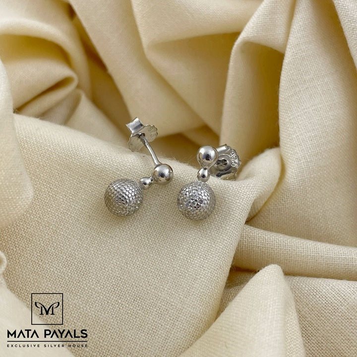 Simple Zircon Stud