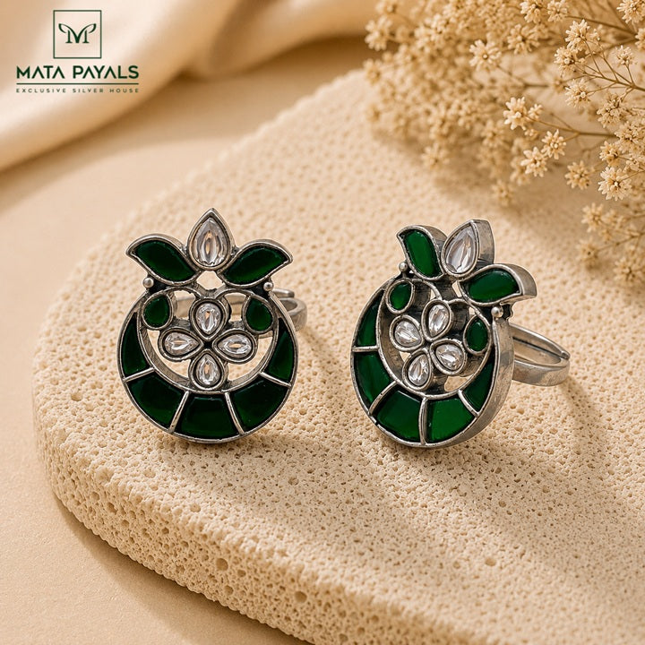 Glowing Green Kundan Toe Rings