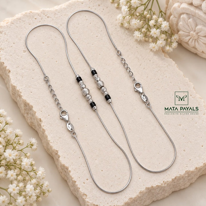 Lovely Black Beads Leg Chain