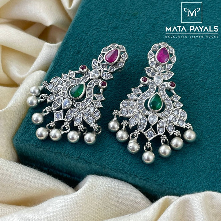 Stunning Mayur Chandbali