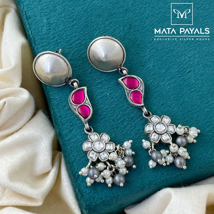 Pretty Kundan Earrings