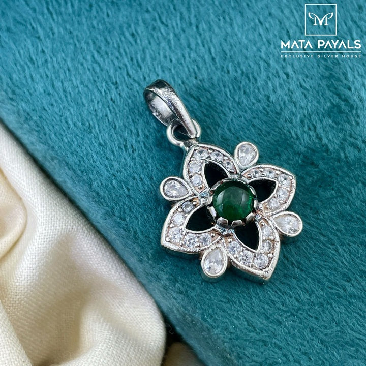Centre Green Stone Pendant