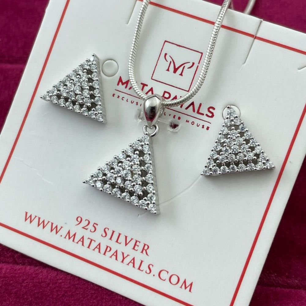 Peramid Design Pendantset