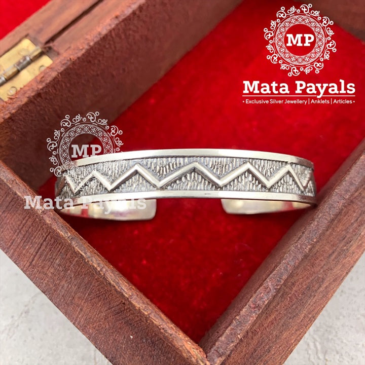 Zig Zag Oxidised Kada