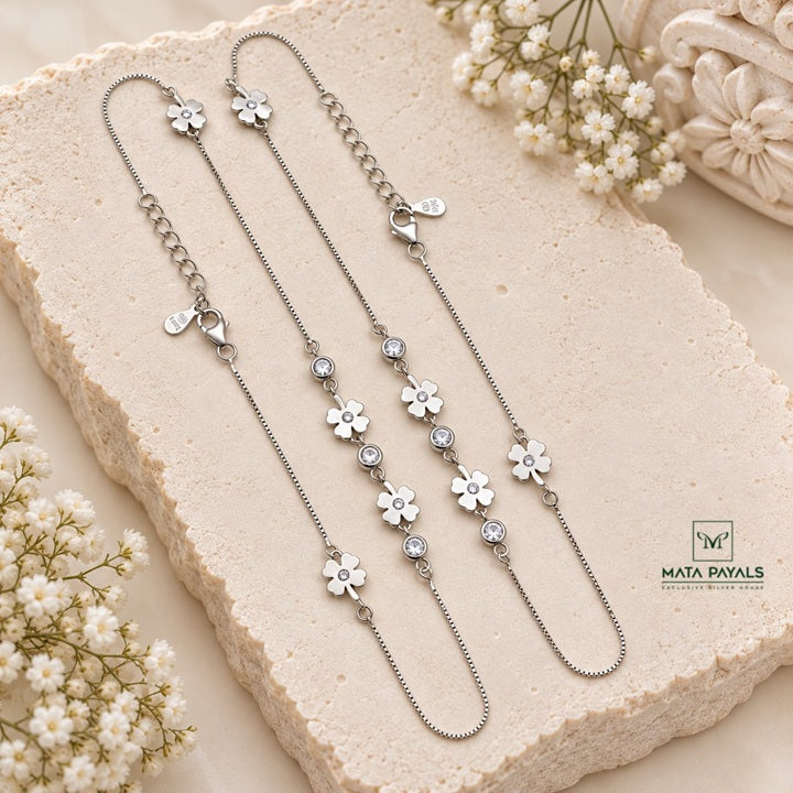 Leafy Design Anklet
