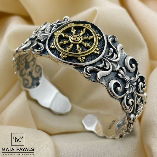 Mens Kada