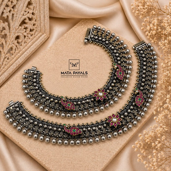 Breathtaking Dual Tone Kundan Anklet