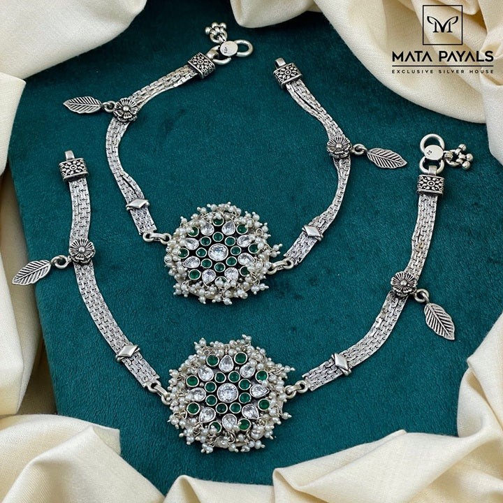 Elegant Oxidised Cut Stone Anklet
