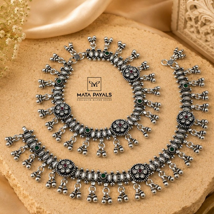 Exclusive Cut Stone Anklet