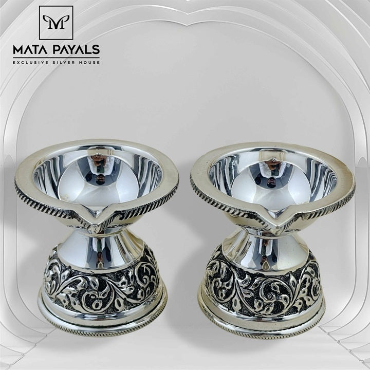 Elegant Silver Deepa