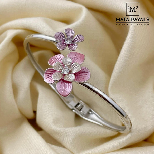 Eccentrical Silver Kada