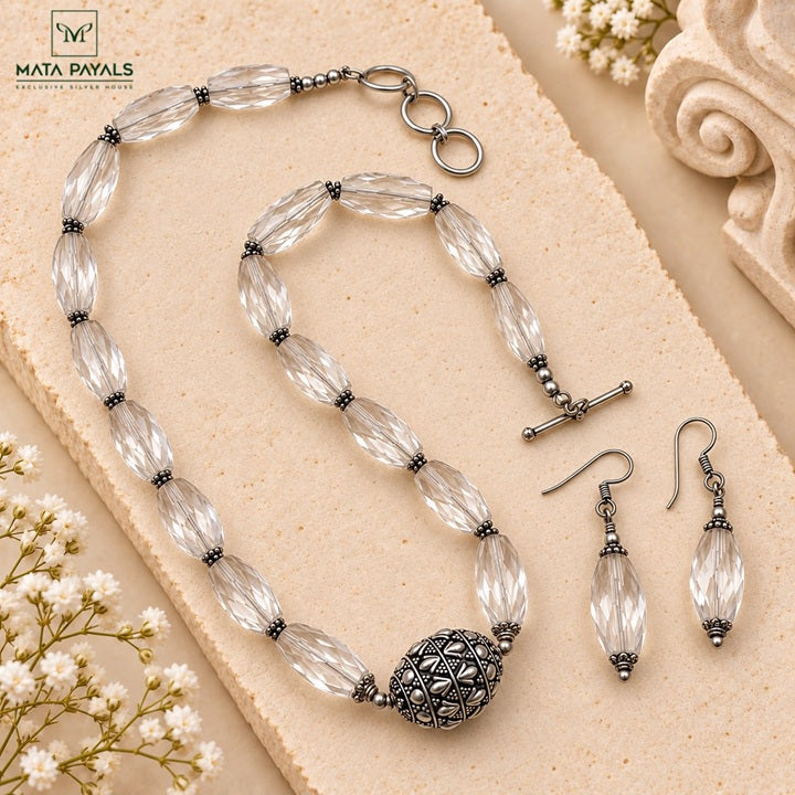 Impeccable Silver Neckset