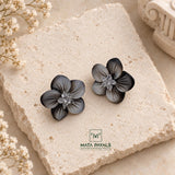 Attractive Floral Stud