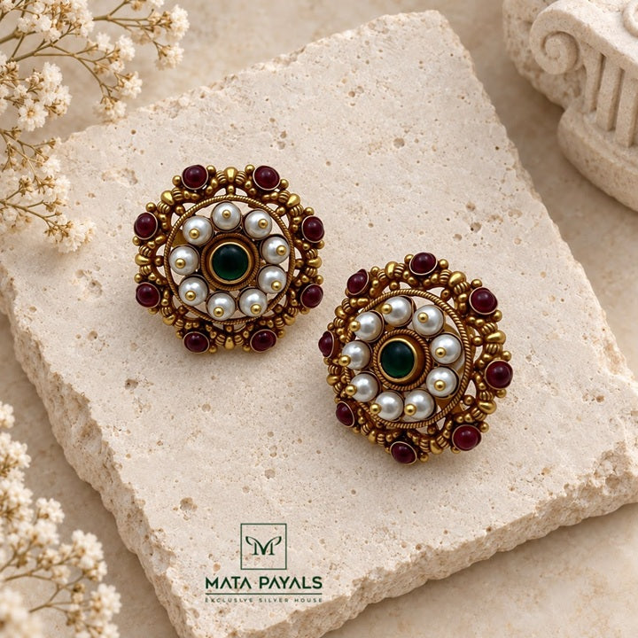 Traditional Gold Polish Stud