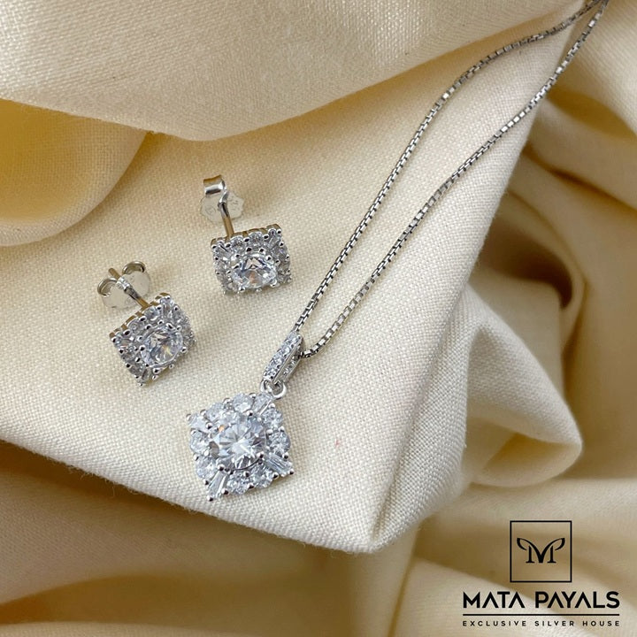 Shiny Zircon Pendant Set