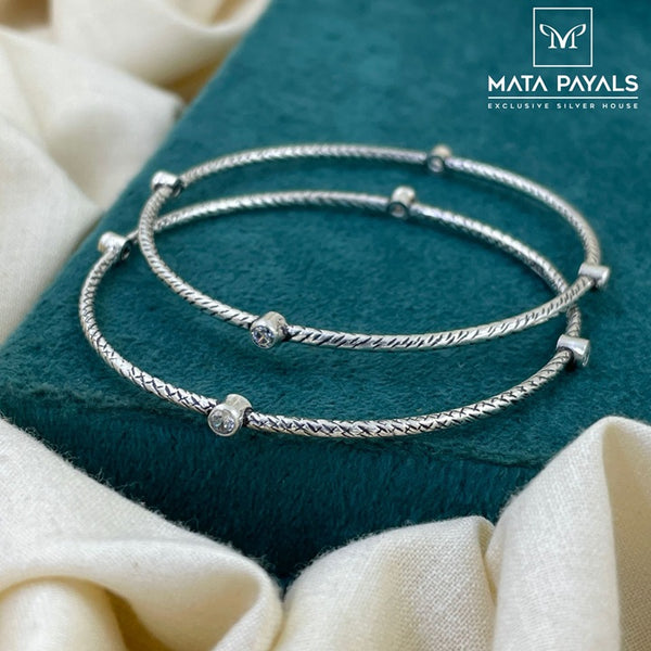 Cute Cut Stone Bangle