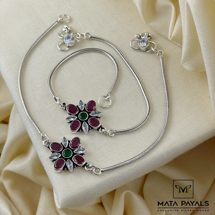 Simple Floral Anklet