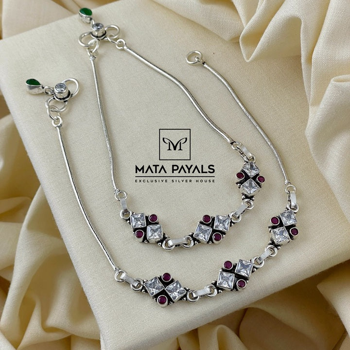 Pretty White & Dark Pink Anklet